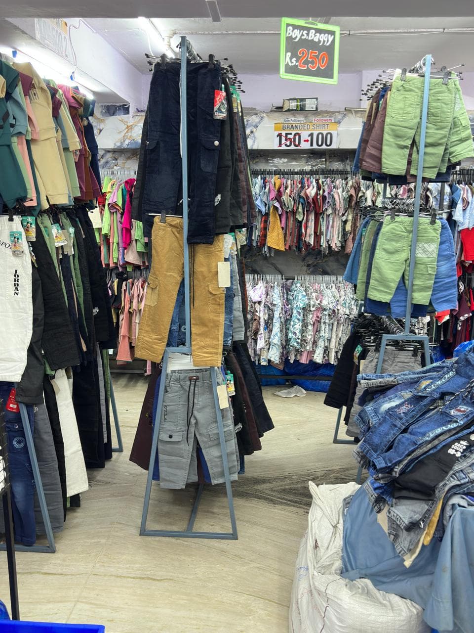 Fashion Bazar store collection view 12